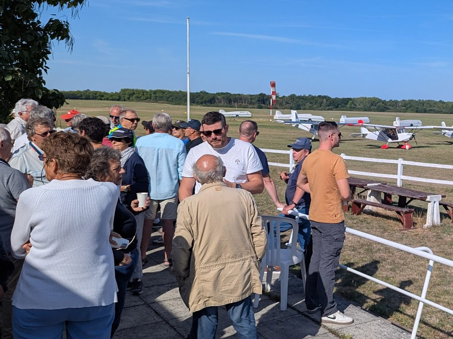 Café croissants 2025